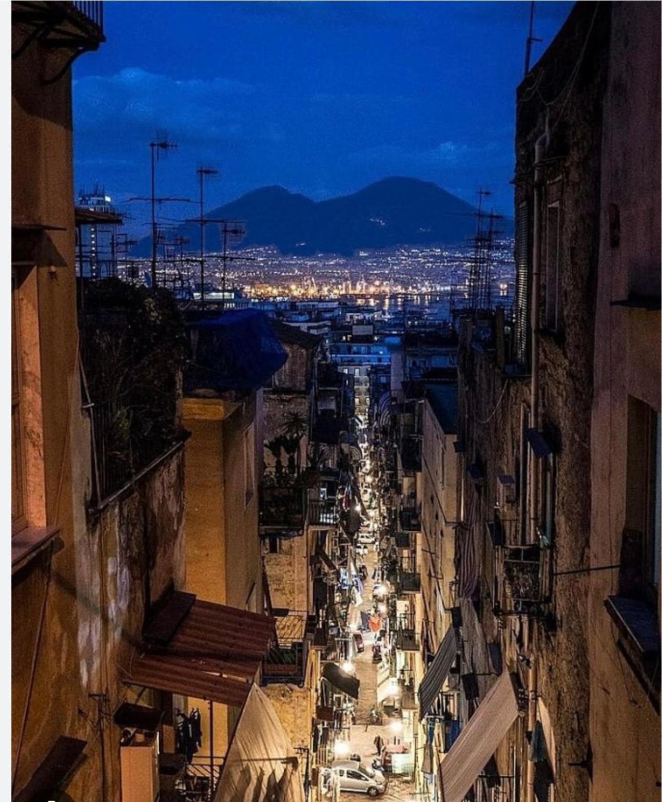 Ferienwohnung La Casa Di Sarah Aspetta Voi Neapel Exterior foto